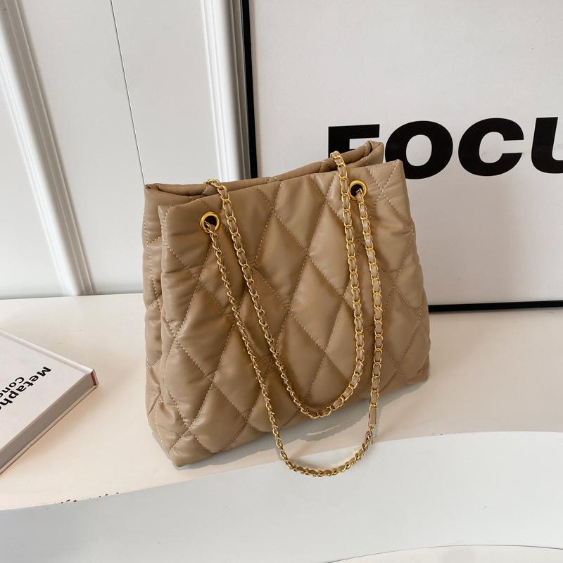 Premium Texture Large-capacity Bag Women's New Autumn and Winter Fashion Diamond Tote Bag Chain Shoulder Messenger Bag