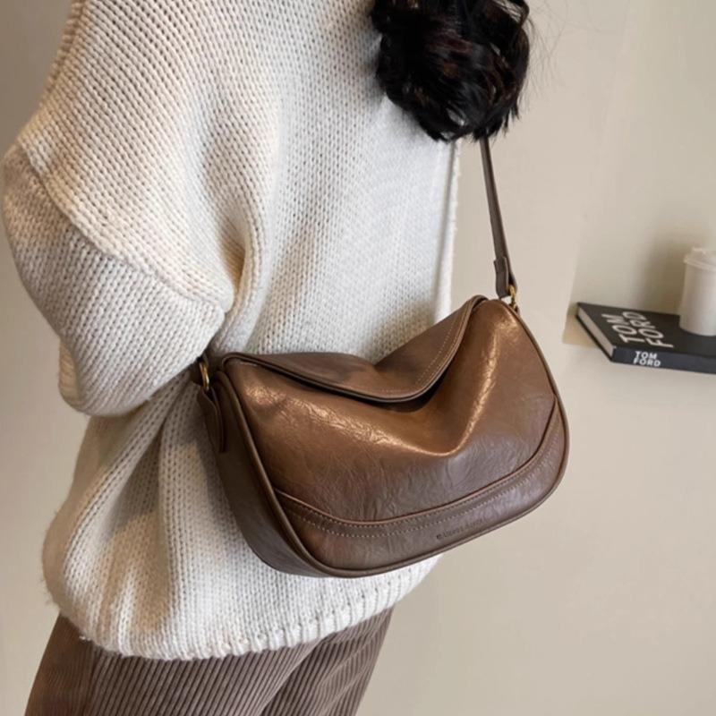 Niche design bag women's new retro shoulder armpit bag commuter versatile messenger dumpling bag fashion