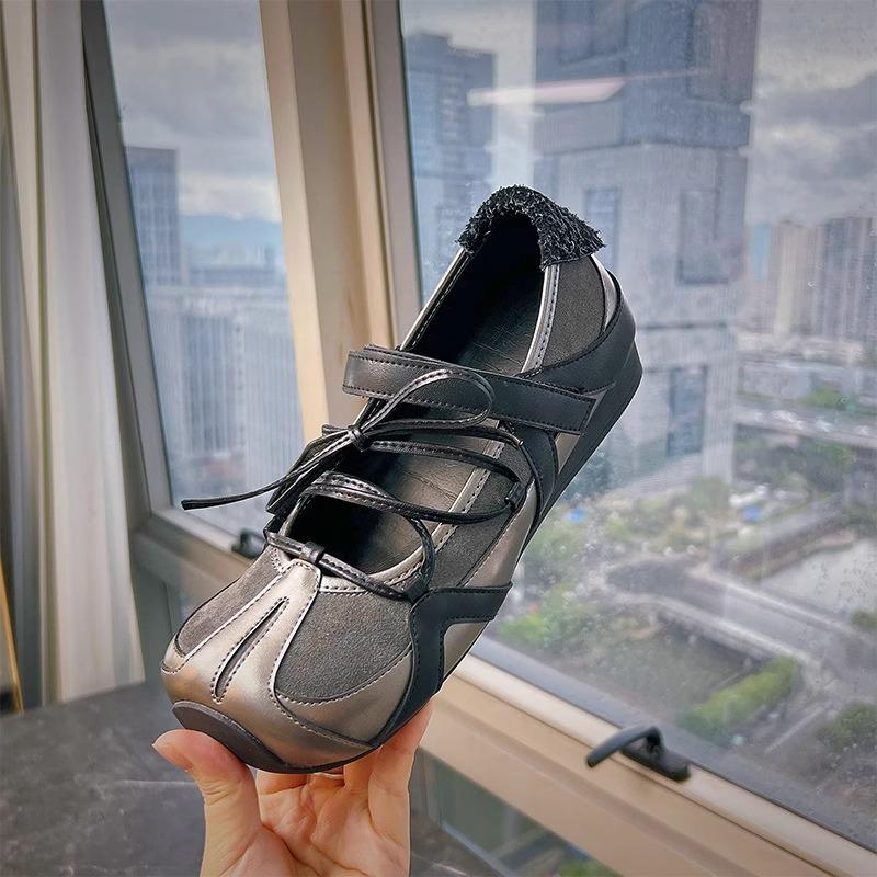 

Wula insole single shoes women s new bow cross flat bottom shallow mouth Mary Jane shoes bag head sandals women 40