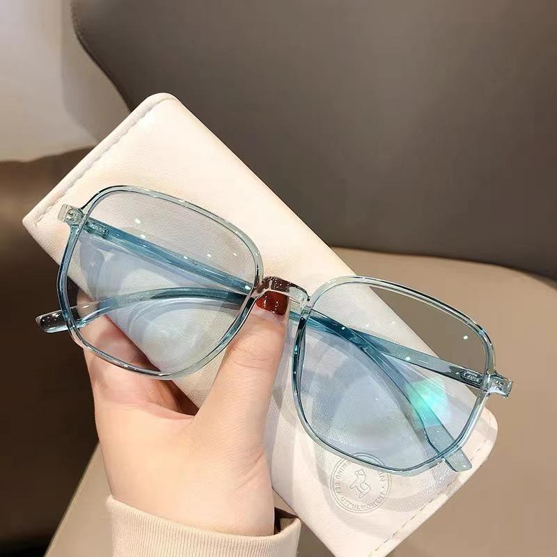 

Women s Trendy UV & Blue Light Blocking Color-Changing Blush Sunglasses: Large Face Slimming, Photosensitive, Influencer Style.