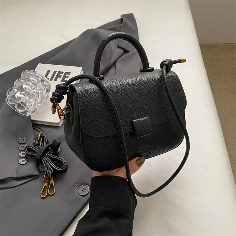 Korean Style Handbag Women 2023 New Autumn Winter Vintage Fashion Square Bag High-end Small Batch Design Shoulder Bag