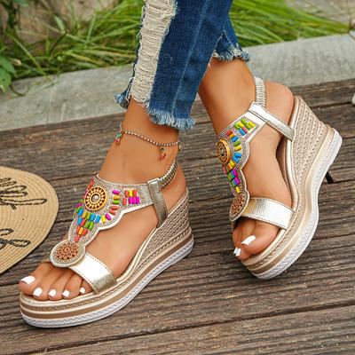 Mode Damen Bequeme Perlenbesetzte Strandsandalen Knöchelriemen Zehenfrei Schuhe Keilabsatz Bohème-Stil Vintage Outdoor Urlaubssandalen