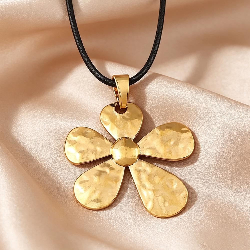 Liquid Flower Pendant Necklace: 5-Color Fashion Wax Cord