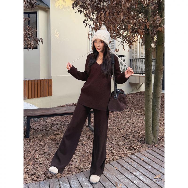 Autumn/Winter Retro V-neck Knit Set: Casual Top & Drapey Wide-Leg Pants Two-Piece