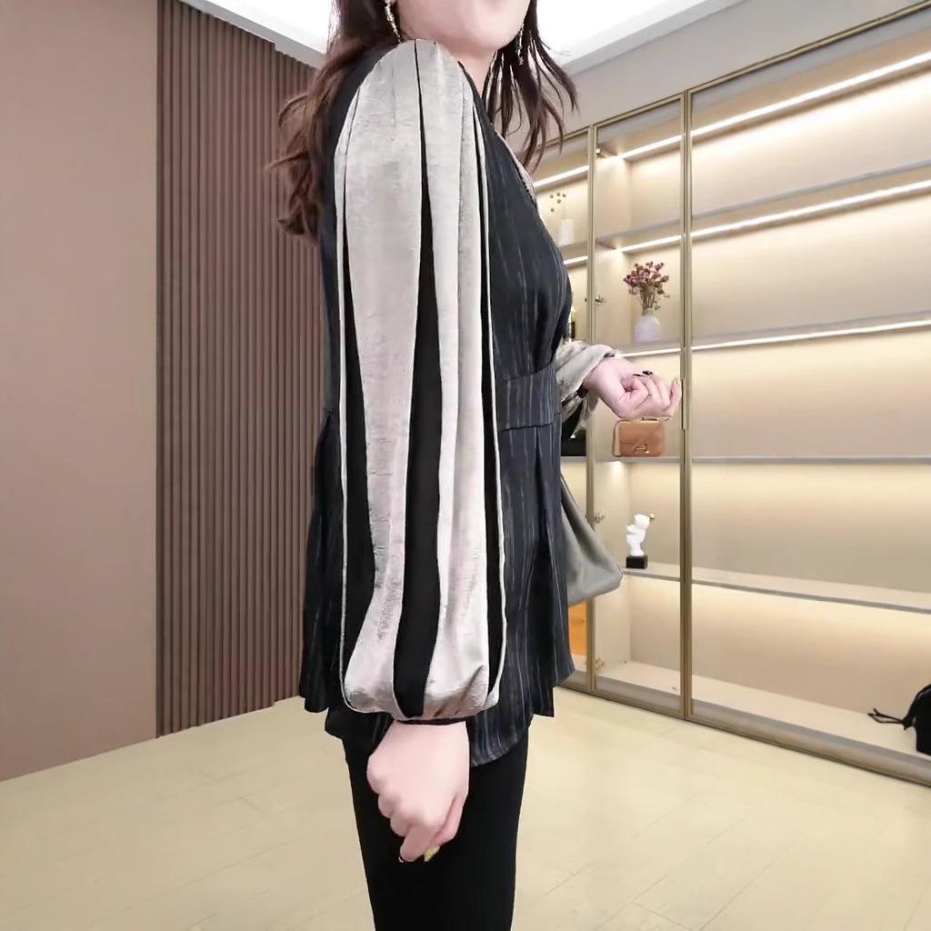 Frühlings Luxus Influencer Top: Vielseitiges Übergrößen-Lockershirt für Frauen mittleren Alters