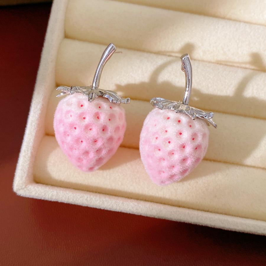Light Luxury High-end Stylish Strawberry Earrings 1 pair of earrings