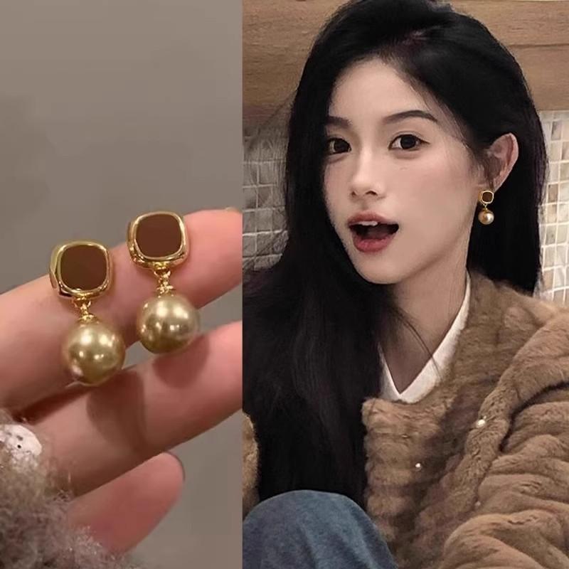 Popular Maillard Retro Coffee Earrings Women's Hong Kong Style Temperament High-end Earrings Internet Celebrity Same Ear Jewelry
