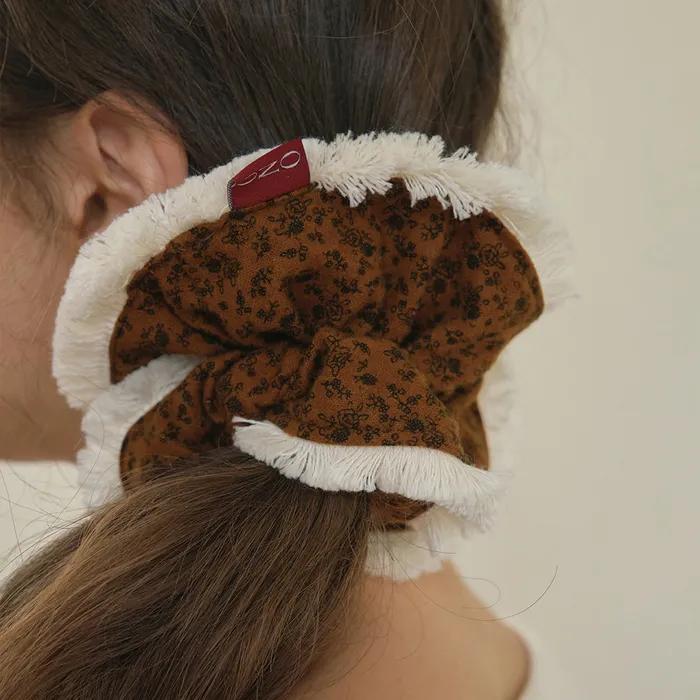 Flower tassel scrunchie_Camel(O25-ACC05)