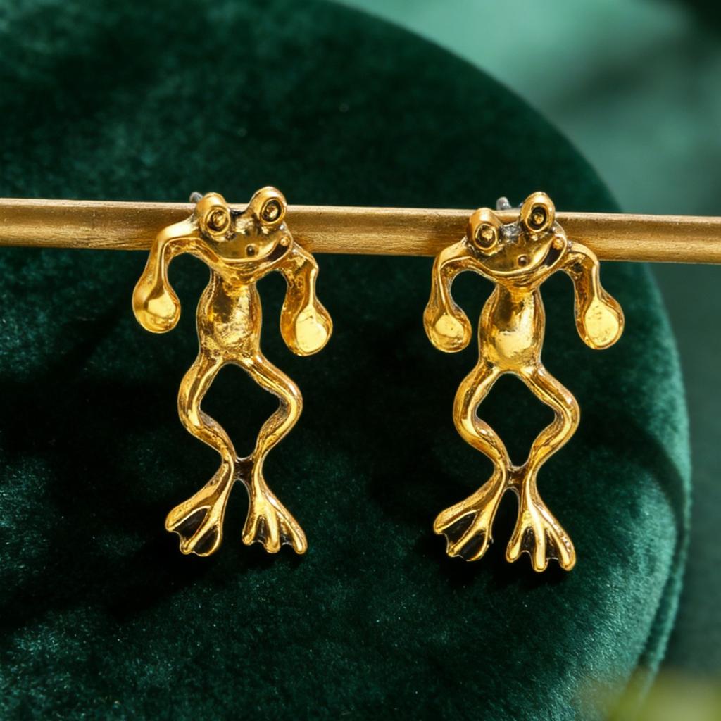 Cute Frog Design Stud Earrings 3D Split Frog Earrings Gold Tone Animal Theme Earrings for Women