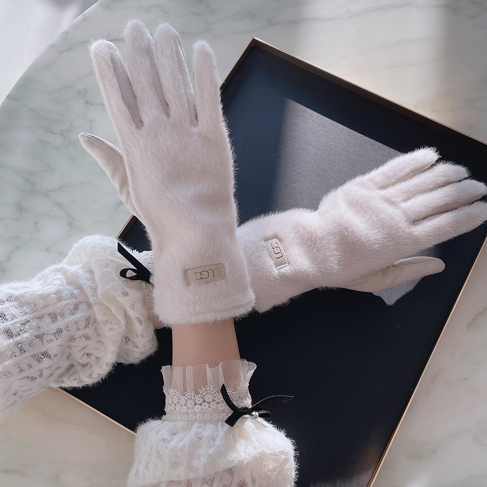 

Women s Faux Mink Touchscreen Fingerless Gloves: Elegant, Anti-Slip, Cold-Proof for Winter Cycling & Driving бежевий