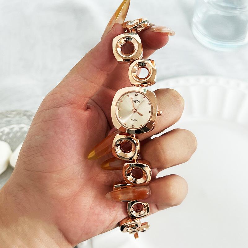 Light Luxury Irregular Bracelet Watch Temperament Art High-End Quartz Watch Women'S Outer Circle Inner Alloy Watch