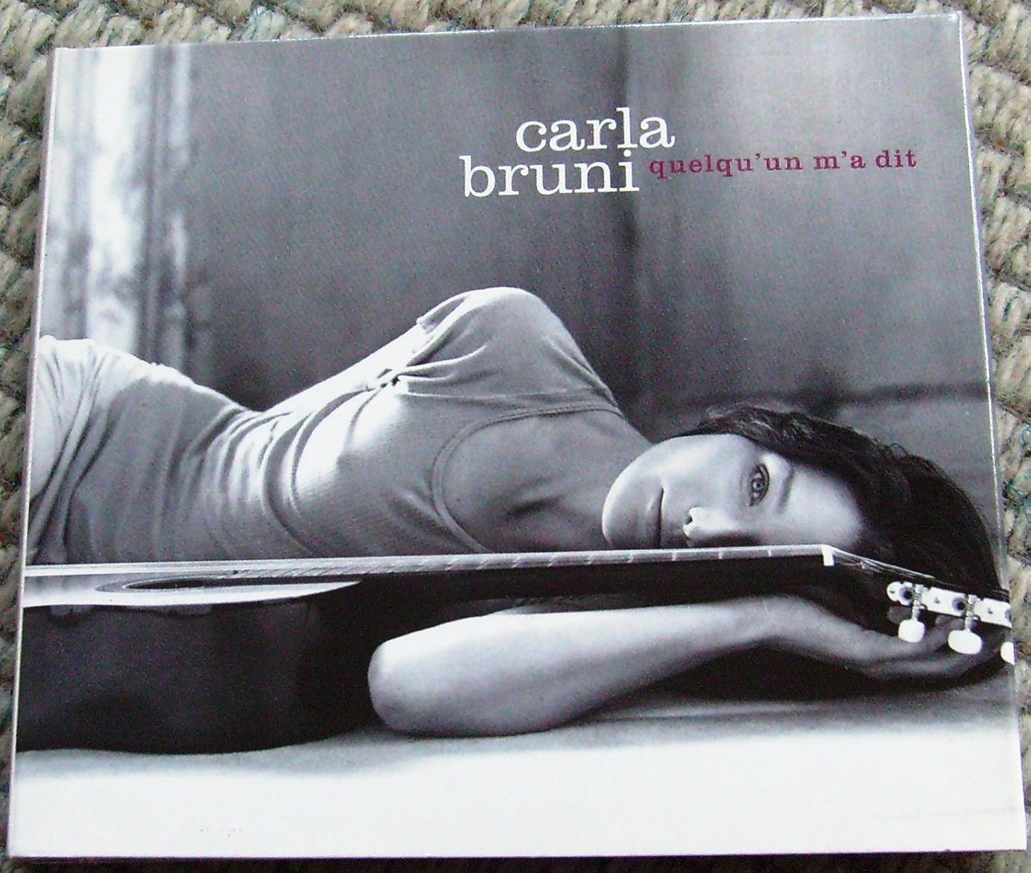 

CD КАРЛА БРУНИ - Кто-то сказал мне Не из Японии Регги, Ска и Даб Б/У