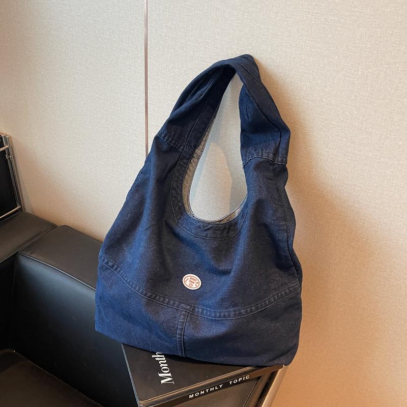 Lazy wind large-capacity tote bag women's new autumn and winter versatile leisure shoulder commuting class bag