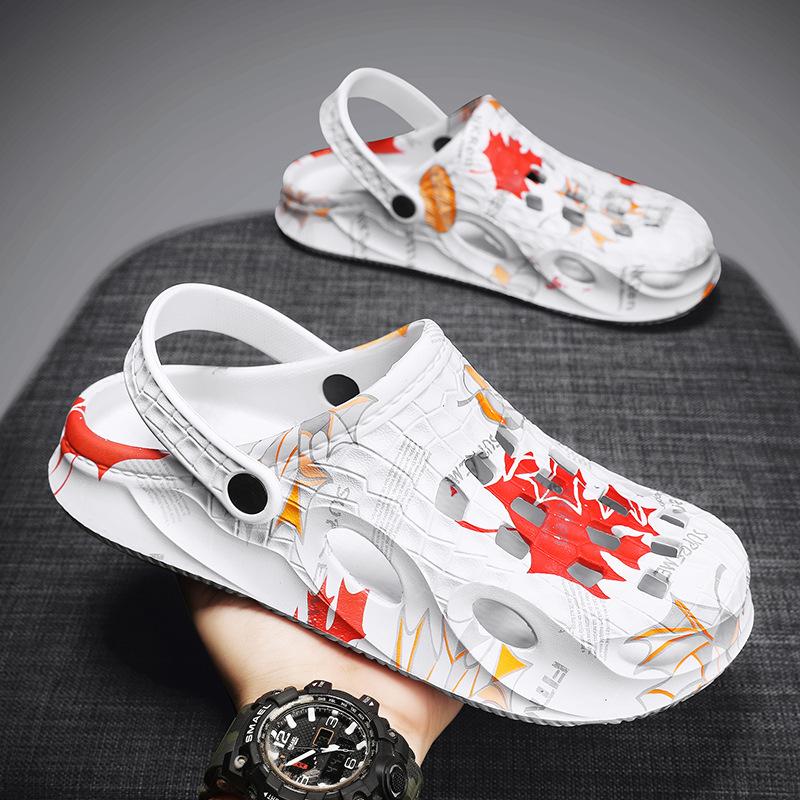

Men s hole shoes casual breathable bag head slippers men s beach shoes printed summer home non-slip outer wear sandals men 39 чорний