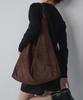Salt And Chocolate Mare Suede Maxi Shoulder Bag 452531001 (Brown)