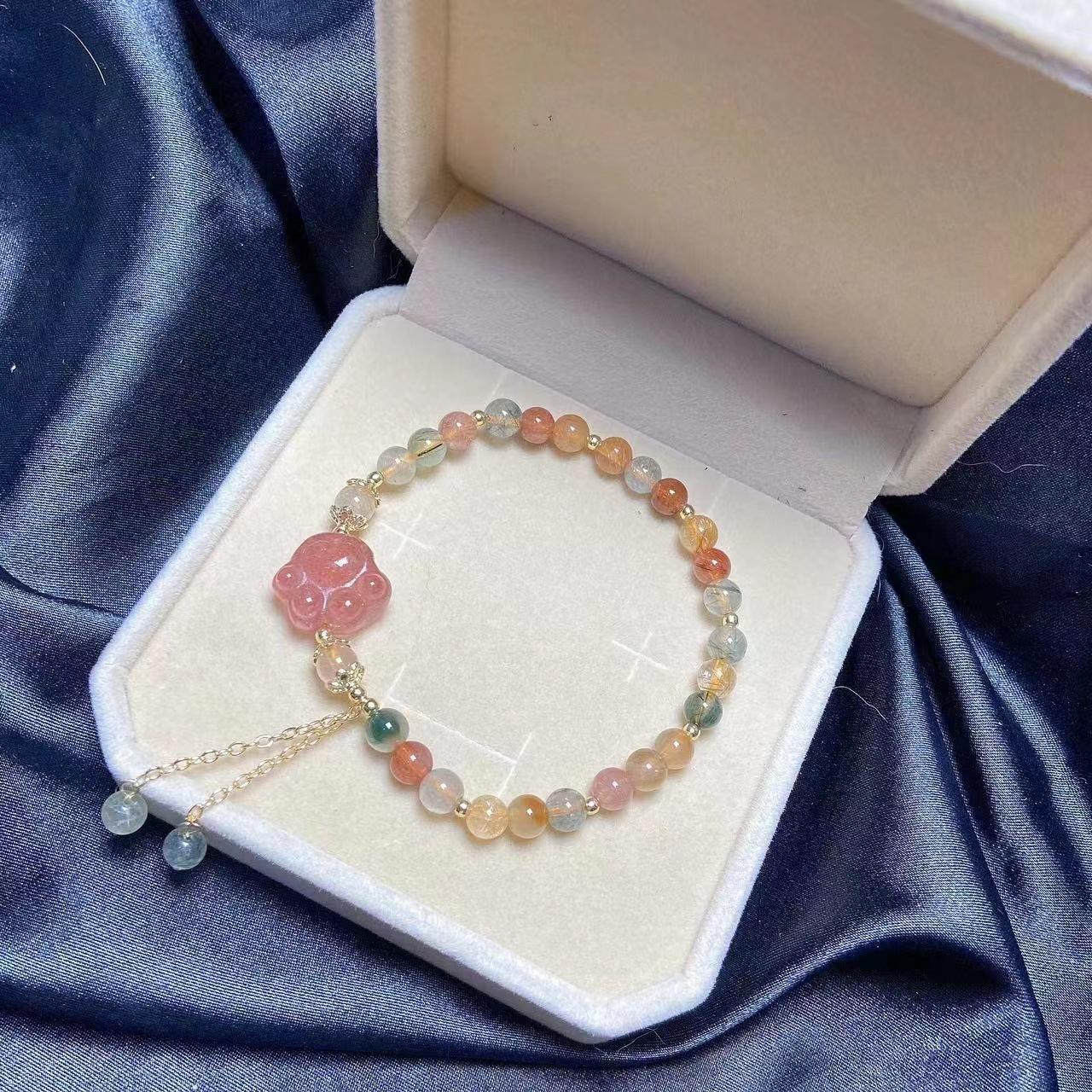 

Natural colored strawberry crystal cat claw bracelet. Bangles Women Fashion Jewelry accessories Gift