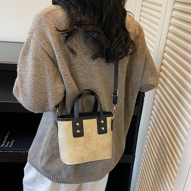 Kleine Umhängetasche aus PU-Leder für Damen, ideal für den Alltag