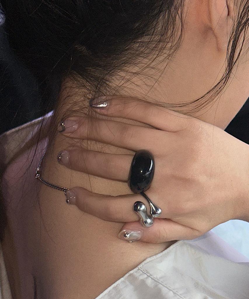 Apoem Organic Flow Ring