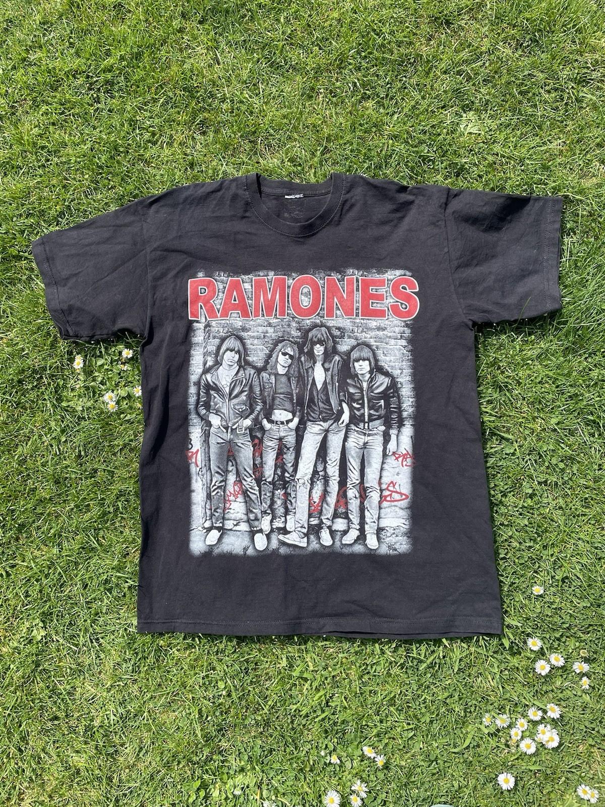 Vintage The Ramones Graphic T Shirt XL Punk Rock Band March L