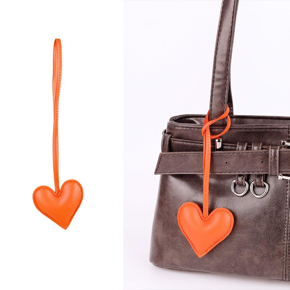 

Многоцветный брелок из ПУ кожи, мультяшный модный подвес из ПУ кожи, брелок для ключей автомобиля, подвеска в форме сердца для женщин оранжевый