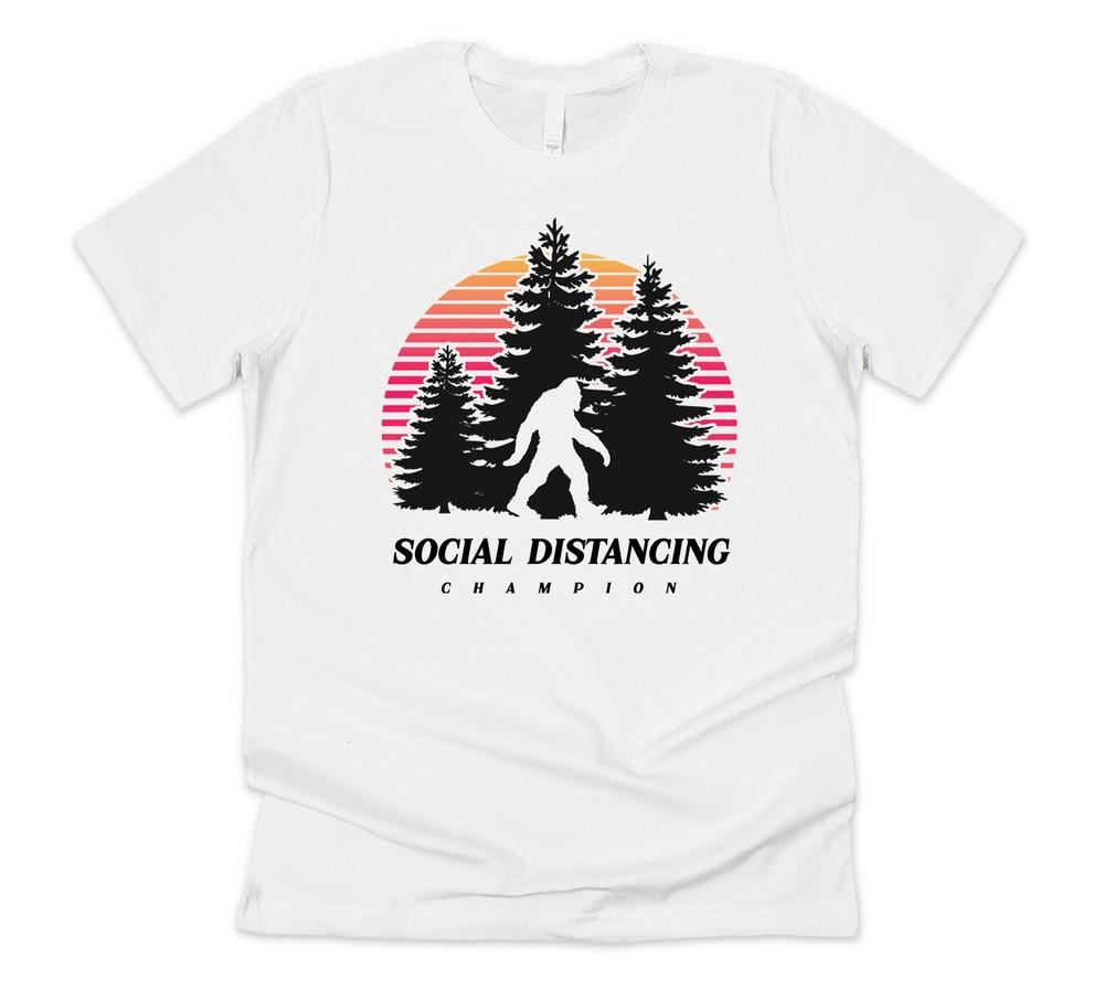 

Social Distancing Champion T-shirt Top Retro Vintage Funny Sasquatch L