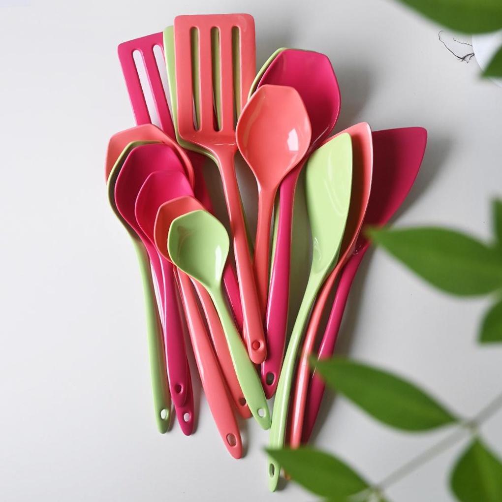 Crayon Pastel Melamine Cookware Triangle Turner