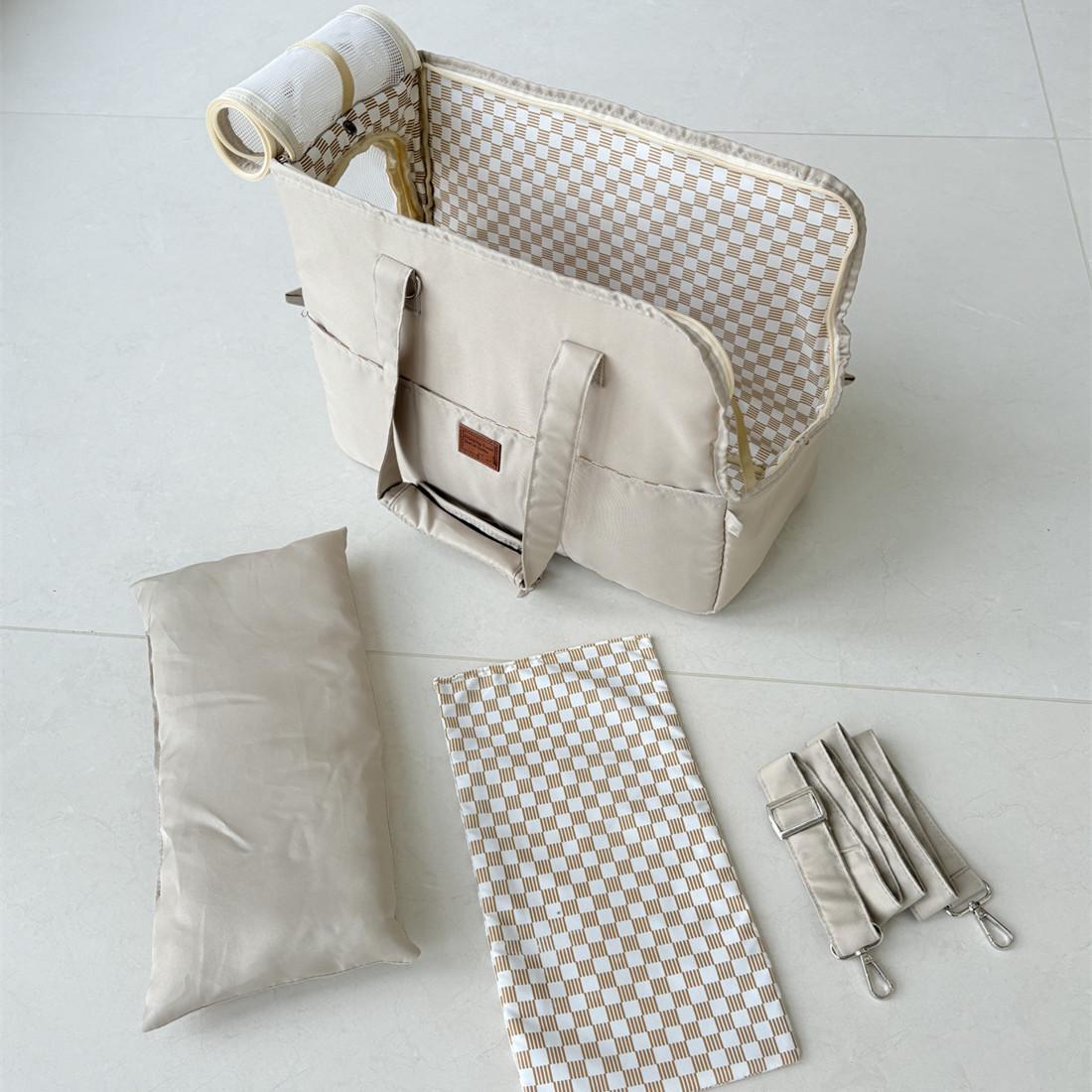 

Pet Travel Crossbody Bag with Breathable Mesh Window for Small Cats and Dogs бежевий