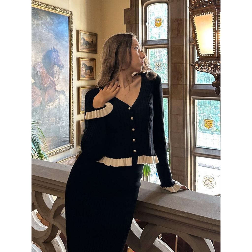 French Elegant Ruffle Edge Tight Knit Two-piece Set Women's Autumn and Winter Temperament Dress Set