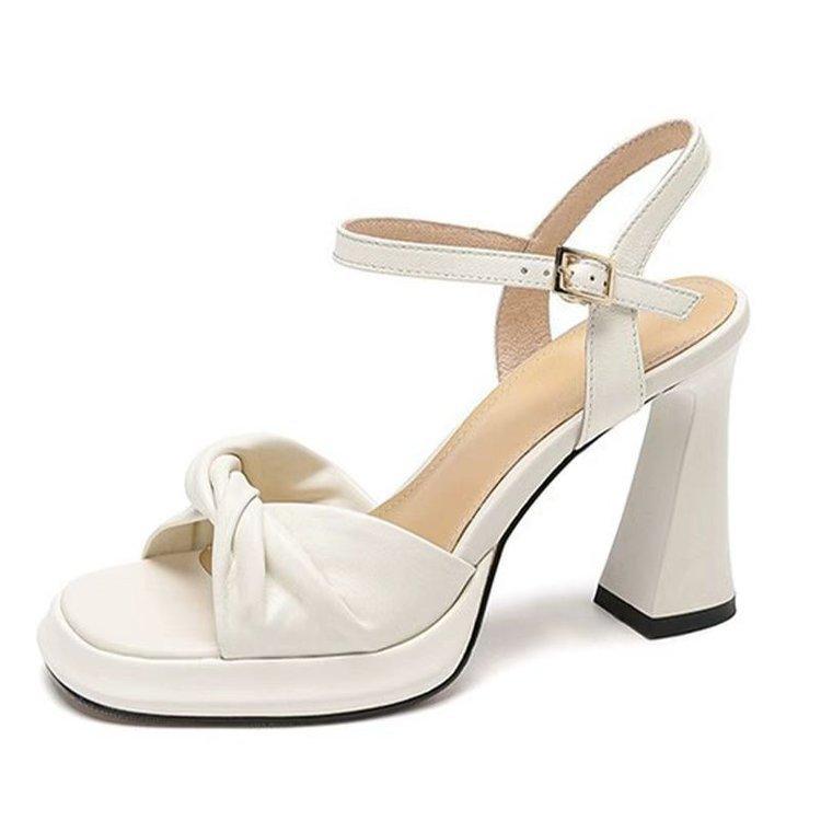 

Trendy and fashionable, easy to control, beautiful thick heel, rubber one-character buckle, high heel (6-8cm) dew 39