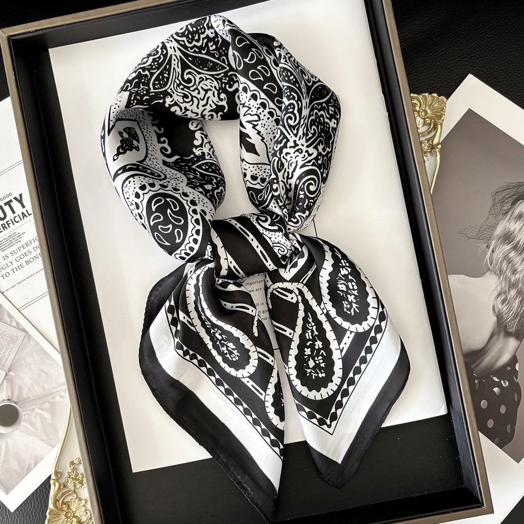 Luxury  Leopard Print Square Scarf Women'S Imitation Silk Scarf Casual Versatile Decoration Small Neck Scarf 70Cmx70Cm