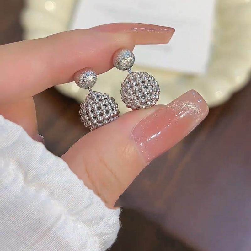 

Матовые полые круглые серьги-пусеты цвета лесного ореха, простые и уникальные серьги, модные универсальные серьги, с высоким чувством стиля