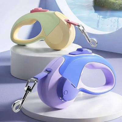 5 m lange LED-Hundeleine, einziehbar, für kleine und mittelgroße Hunde, Roulette-Nylon-Hundegeschirr-Verlängerung mit Kotbeutelspender, Hundezubehör