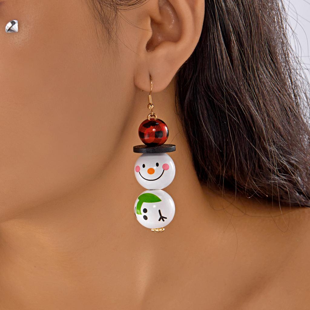 Design Sense Wooden Bead Santa Claus Earrings for Women Funny White Snowman Earrings New Year Holiday Exquisite Jewelry Gifts