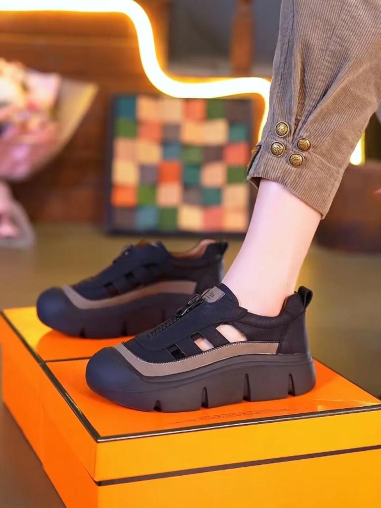 Fashion Female Sandal 2025 Women's Ladies Shoes Summer Soft All-Match Clogs With Heel Girls New Real Comfort Retro Thick Casual Scandals