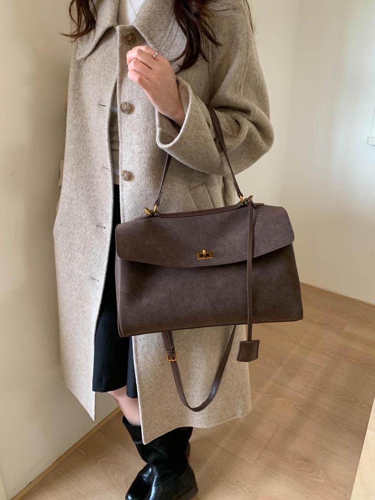 2025 Women's High-End Retro Matte Platinum Handbag: Trendy, Large Capacity Niche Underarm Commute Bag
