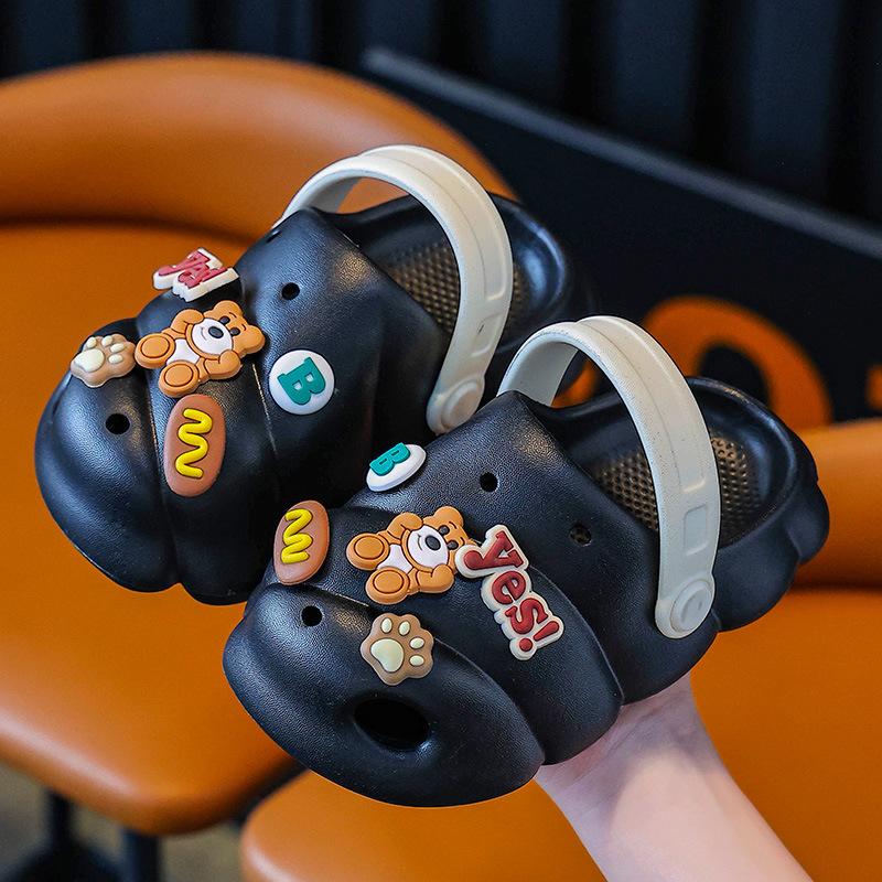 

2026New style for boys and children2-8Cute cartoon non-slip girls clogs for 1-year-old babies, suitable for outdoor wear 210Code чорний