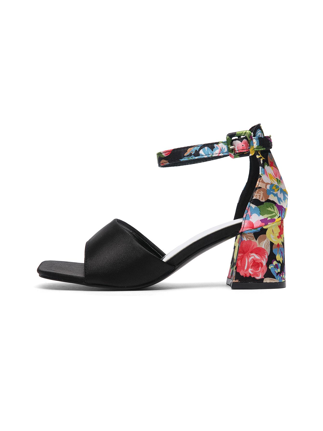 2026 Embroidered thick heel women s sandals women s buckle niche high heel women s shoes fashion versatile 36