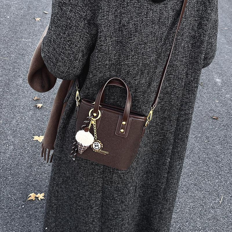 2025 New Bag Women's Bag Trendy Fashion Small Square Bag Popular Plush Pendant Shoulder Messenger Bag Premium Feeling Bag