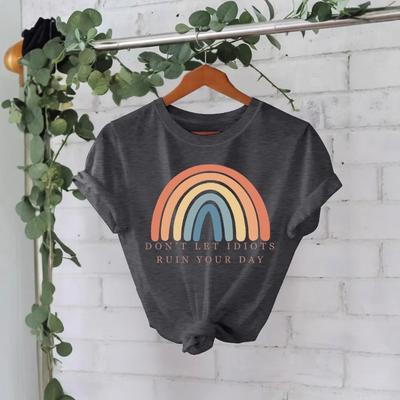 Modisches T-Shirt mit Rundhalsausschnitt und Regenbogen-Print mit lockeren kurzen Ärmeln
