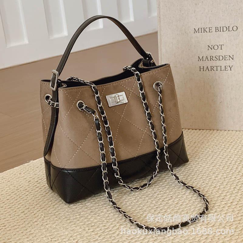 Rhombus chain bag women's large-capacity 2025 new autumn and winter leisure niche design single shoulder messenger bag bucket bag