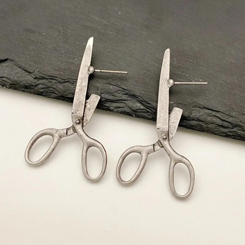 

Party Holiday Gift Perforated Earrings Fashion Creative New Retro Scissors Ear Studs for Women Personalized Women Hip Hop Rock