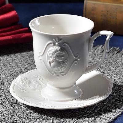 Tazza da caffè in stile europeo in rilievo, set da due pezzi, tazza da caffè per il tè del pomeriggio, tazza da acqua in ceramica, tazza da latte