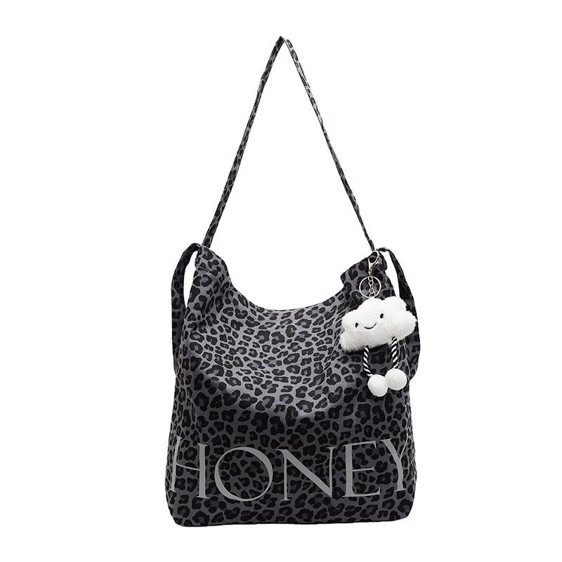 

Internet celebrity armpit bag women 2025 new Korean version fashion leopard print shoulder bag large capacity messenger casual bucket bag чёрный