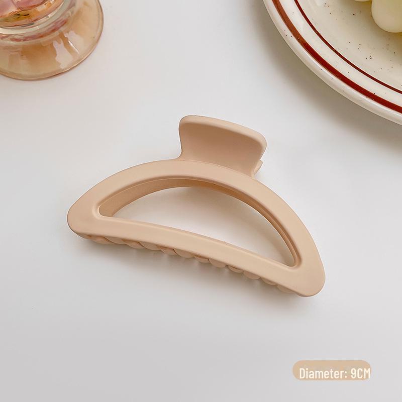 Versatile Milk Coffee Hair Clip: Large, Simple Shark Design for Women