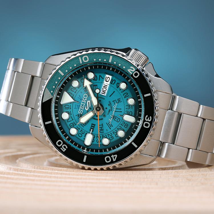 Seiko 1970s Time Sonar Tribute Skull Diver Sports Watch Men watches Lucky-Blue Stainless-Steel Blue SRPJ45K1