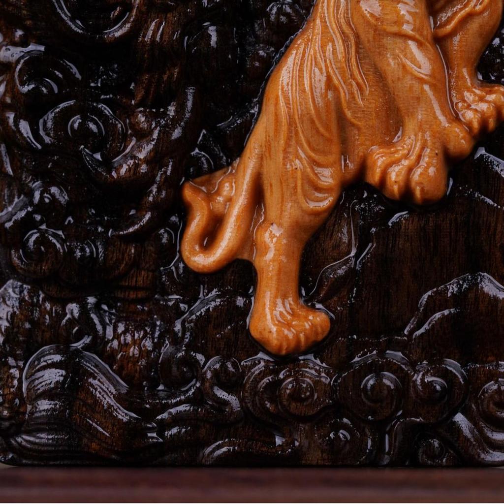 Agarwood-Inlaid Sandalwood Card Holder with Dragon & Tiger Motif – Chinese Style Pendant Plaything
