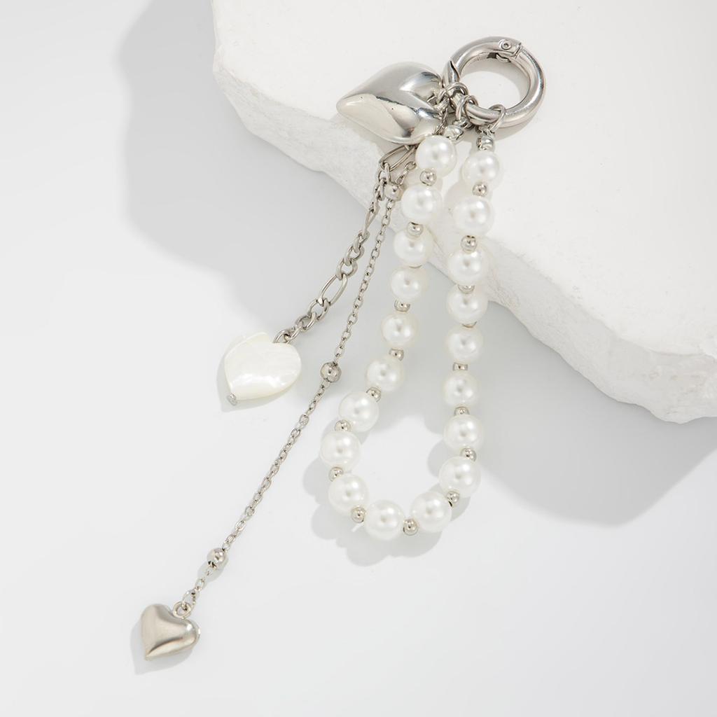 Elegant Heart Keychain Beads Key Pendant Heart Bag Decoration Alloy Texture Key Holder Suitable for Present Giving