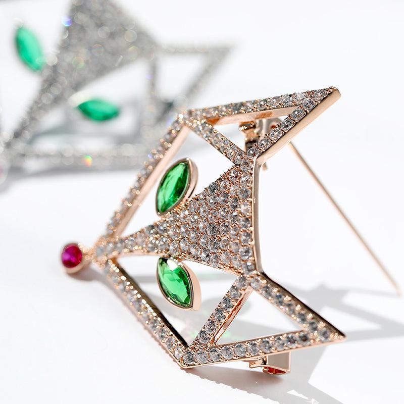 Zirconia Fox Mask Brooch: Luxury, Versatile, Elegant High-End Cardigan Pin Accessory.