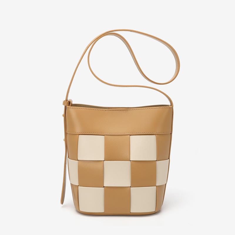

Spring and Summer New Cowhide Versatile Bucket Bag Women s Large-capacity Niche Single Shoulder Messenger Bag