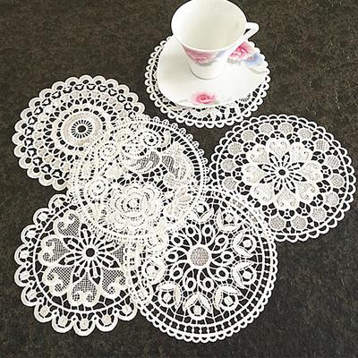 Runde hohle Spitze Untersetzer Serviette Stickerei Blume Tischset Becher Esszimmer Kaffee Tisch Tasse Matte Hochzeit Weihnachten Home Dekoration